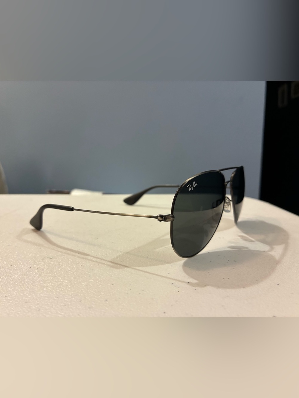 Ray-Ban Aviator Sunglasses in Black Frame with Dark Gray Lenses
